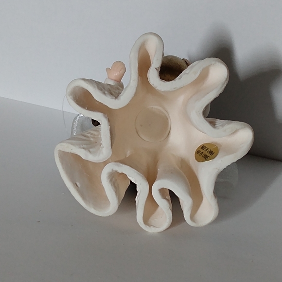 Kneaded Angels Avon Figurine Holding Gold Stars - Picture 5 of 5